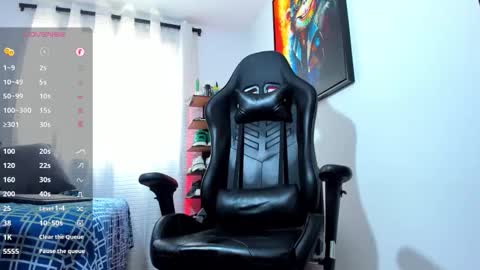 Snapshot of aronvillegas chatting on September 17, 2:19 pm online show from September 17, 2:19 pm