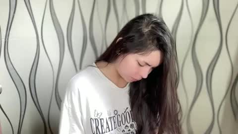 KATE MORE  online show from November 14, 5:50 am