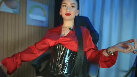    online show from November 7, 5:46 pm