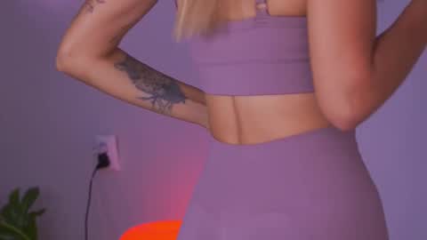 Snapshot of artease chatting on September 14, 4:22 am Arti Next Streams - online show from September 14, 4:22 am