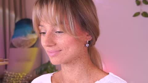 Snapshot of artease chatting on September 27, 7:13 am Arti Next Streams - online show from September 27, 7:13 am