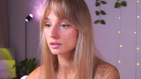 Snapshot of artease chatting on October 4, 7:50 am Arti Next Streams - online show from October 4, 7:50 am