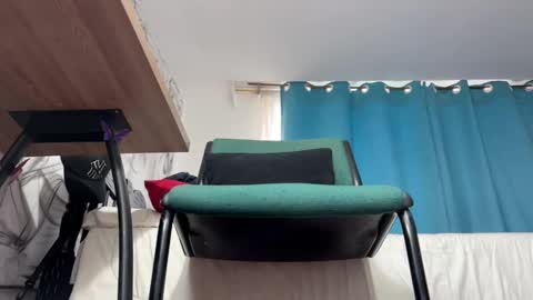 Snapshot of arteemiis chatting on December 20, 11:54 am online show from December 20, 11:54 am