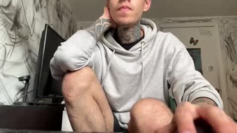 Snapshot of arteemiis chatting on January 16, 10:02 pm online show from January 16, 10:02 pm