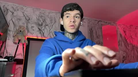 Snapshot of arteemiis chatting on January 29, 2:21 pm online show from January 29, 2:21 pm