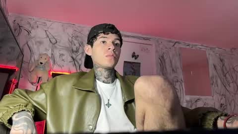 Snapshot of arteemiis chatting on February 7, 2:15 pm online show from February 7, 2:15 pm