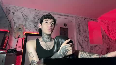 Snapshot of arteemiis chatting on February 7, 10:20 pm online show from February 7, 10:20 pm