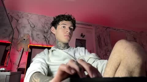 Snapshot of arteemiis chatting on February 11, 9:25 pm online show from February 11, 9:25 pm