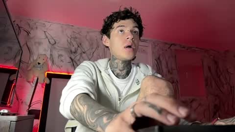 Snapshot of arteemiis chatting on February 12, 10:14 am online show from February 12, 10:14 am