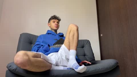 Snapshot of arteemiis chatting on March 4, 3:15 pm online show from March 4, 3:15 pm