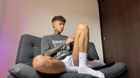 Snapshot of arteemiis chatting on March 7, 7:38 pm online show from March 7, 7:38 pm