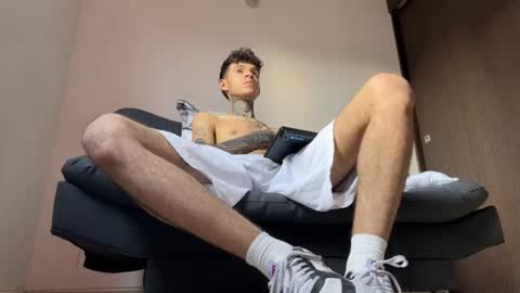 Snapshot of arteemiis chatting on March 11, 5:24 pm online show from March 11, 5:24 pm