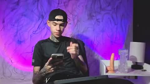 Snapshot of arteemiis chatting on October 4, 11:03 pm online show from October 4, 11:03 pm