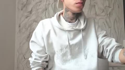 Snapshot of arteemiis chatting on October 11, 3:32 pm online show from October 11, 3:32 pm