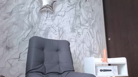 Snapshot of arteemiis chatting on October 16, 12:17 pm online show from October 16, 12:17 pm