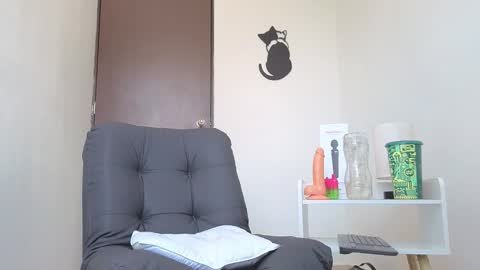 Snapshot of arteemiis chatting on October 24, 2:35 pm online show from October 24, 2:35 pm