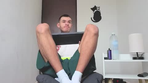 Snapshot of arteemiis chatting on November 27, 1:35 pm online show from November 27, 1:35 pm