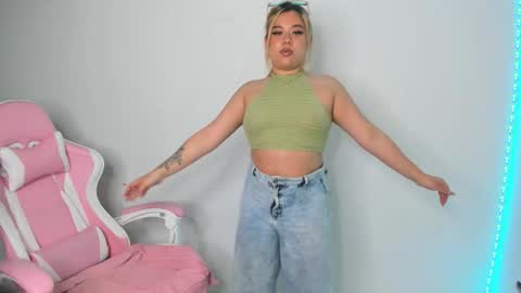 Snapshot of arthemiss033 chatting on September 16, 2:12 am Val online show from September 16, 2:12 am