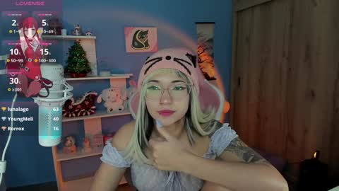 Snapshot of artic_love chatting on January 6, 7:09 am Lenna online show from January 6, 7:09 am