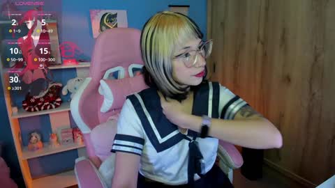 Snapshot of artic_love chatting on February 6, 6:29 am Lenna online show from February 6, 6:29 am