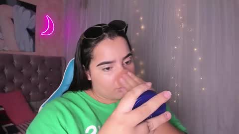 Snapshot of artmisa0519 chatting on September 15, 6:52 pm artmisa0519 online show from September 15, 6:52 pm