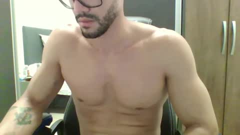 Arthur Villasboas online show from December 2, 9:06 pm