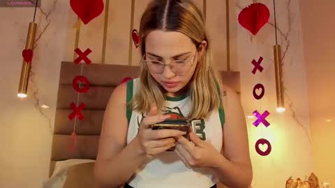 Snapshot of ary1_ chatting on February 17, 3:04 am Ary online show from February 17, 3:04 am