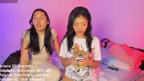 Ariana and Kelsieh online show from December 2, 11:07 pm