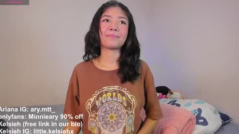 Ariana and Kelsieh online show from December 18, 10:02 pm