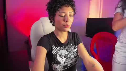 Ariana and Kelsieh online show from March 11, 10:42 pm