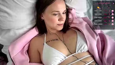 Arya brunett and Cassie blond online show from November 7, 5:18 am