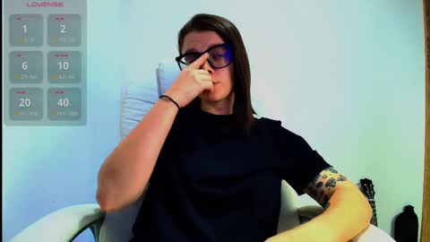 Snapshot of arya_starkw chatting on March 5, 2:56 pm Ary 3 online show from March 5, 2:56 pm