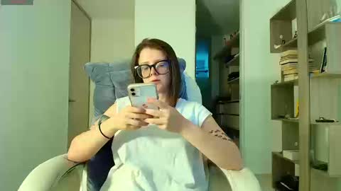 Snapshot of arya_starkw chatting on September 10, 12:49 pm Ary 3 online show from September 10, 12:49 pm