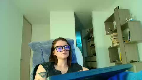 Snapshot of arya_starkw chatting on September 17, 2:52 pm Ary 3 online show from September 17, 2:52 pm