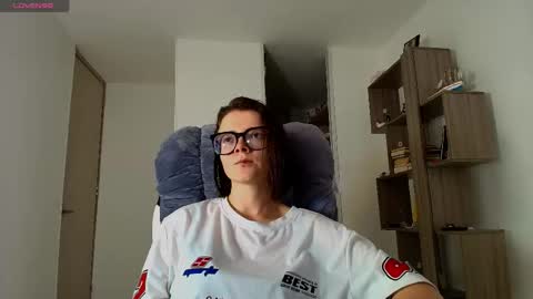 Snapshot of arya_starkw chatting on November 17, 2:01 pm Ary 3 online show from November 17, 2:01 pm