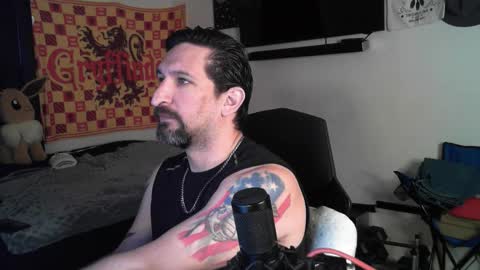 devilPup75 online show from October 25, 8:14 pm