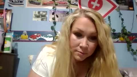 Snapshot of ash0ley chatting on October 29, 8:32 pm ash0ley online show from October 29, 8:32 pm