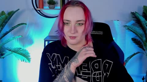 Snapshot of asheluck chatting on January 19, 11:00 pm AshleyAshe online show from January 19, 11:00 pm