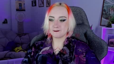 Snapshot of asheluck chatting on February 8, 8:21 pm AshleyAshe online show from February 8, 8:21 pm