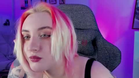 Snapshot of asheluck chatting on February 12, 8:50 pm AshleyAshe online show from February 12, 8:50 pm