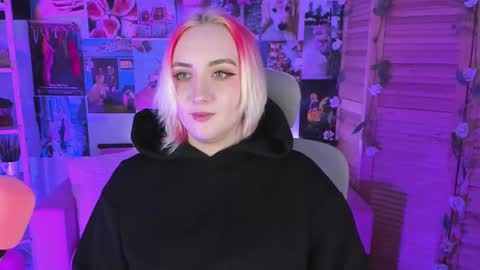 Snapshot of asheluck chatting on February 13, 8:45 pm AshleyAshe online show from February 13, 8:45 pm