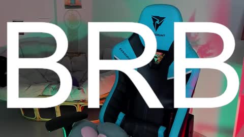 Snapshot of asheluck chatting on February 22, 8:29 am AshleyAshe online show from February 22, 8:29 am