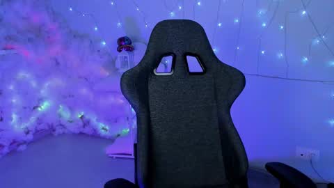 Snapshot of asheluck chatting on February 24, 2:08 am AshleyAshe online show from February 24, 2:08 am