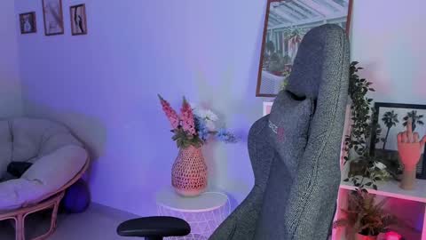 Snapshot of asheluck chatting on March 2, 1:58 am AshleyAshe online show from March 2, 1:58 am