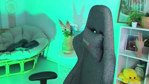 Snapshot of asheluck chatting on March 10, 1:56 am AshleyAshe online show from March 10, 1:56 am