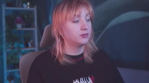 Snapshot of asheluck chatting on September 12, 2:33 am AshleyAshe online show from September 12, 2:33 am