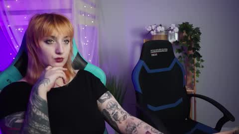 Snapshot of asheluck chatting on September 15, 2:33 am AshleyAshe online show from September 15, 2:33 am