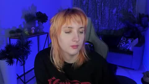 Snapshot of asheluck chatting on September 19, 2:24 am AshleyAshe online show from September 19, 2:24 am