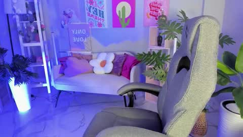 Snapshot of asheluck chatting on September 23, 2:14 am AshleyAshe online show from September 23, 2:14 am