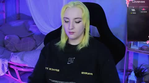 Snapshot of asheluck chatting on October 2, 2:29 am AshleyAshe online show from October 2, 2:29 am